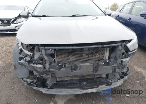 2018 Buick Regal Sportback Essence из США, поврежденный, VIN W04GP6SX3J1125961